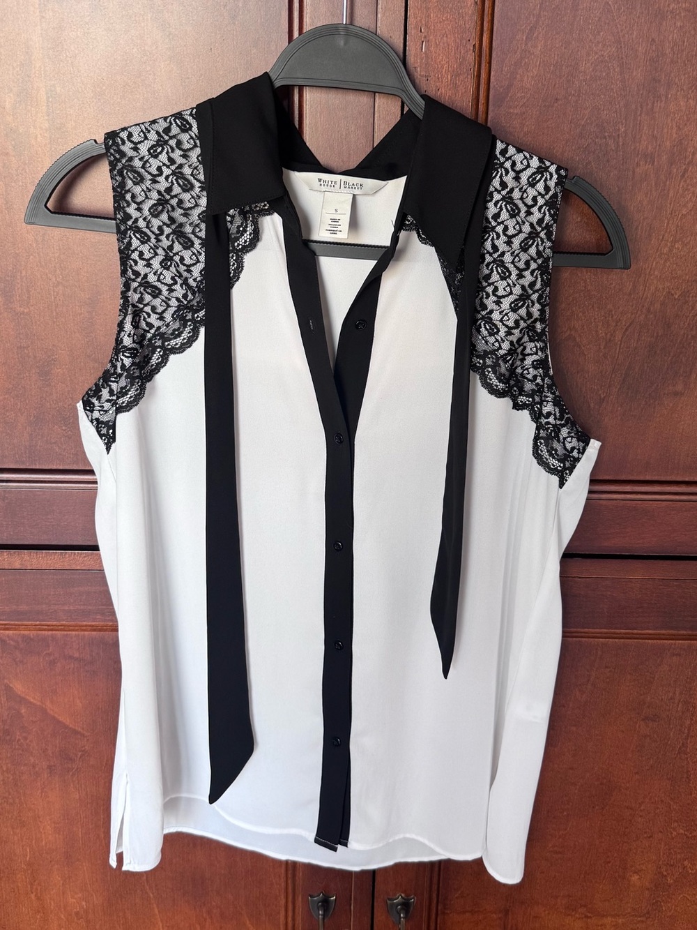 White House Black Market White and Black Lace Tie-Neck Sleeveless Blouse